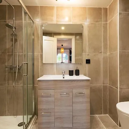 Spacious Duplex Steps To Puerto Banus *