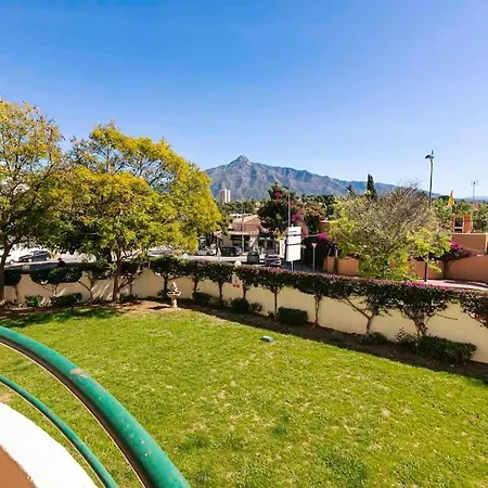 Apartment Spacious Duplex Steps To Puerto Banus Marbella