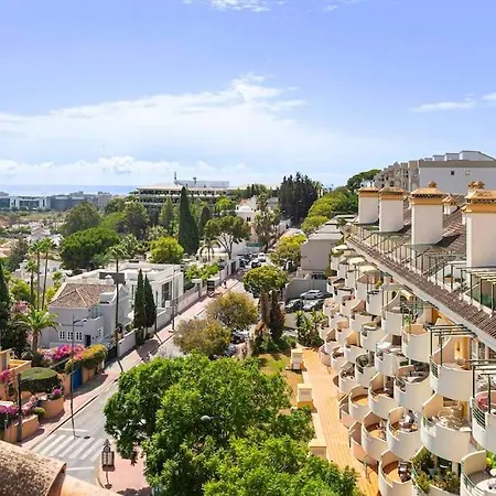 Spacious Duplex Steps To Puerto Banus Apartment